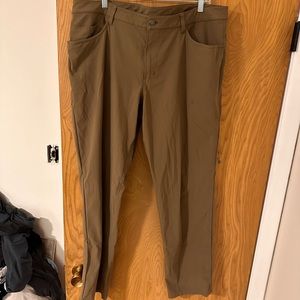 Men’s tan lululemon ABC pant. Size 40x34!